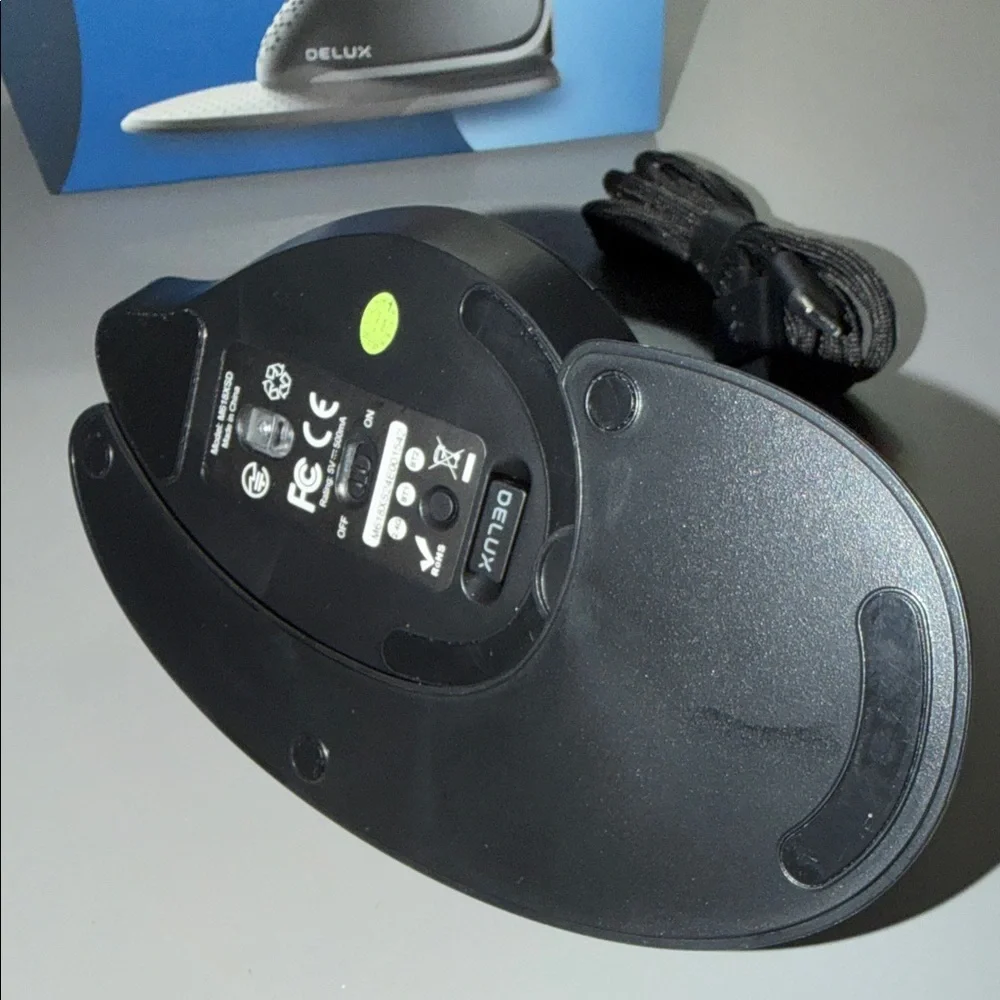 (003) Black Ergonomic Vertical Mouse